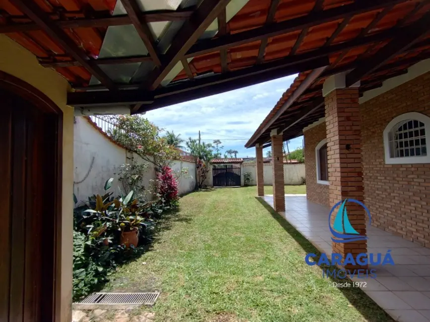 Foto 2 de Casa com 2 quartos à venda, 122m2 em Caraguatatuba - SP