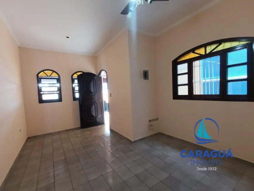 Casa com 3 quartos à venda, 104m2 em Jardim Jaqueira, Caraguatatuba - SP - imagem 4 Foto 4 de Casa com 3 quartos à venda, 104m2 em Jardim Jaqueira, Caraguatatuba - SP