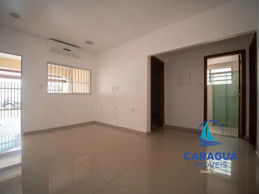 Foto 3 de Casa com 2 quartos para alugar, 150m2 em Centro, Caraguatatuba - SP