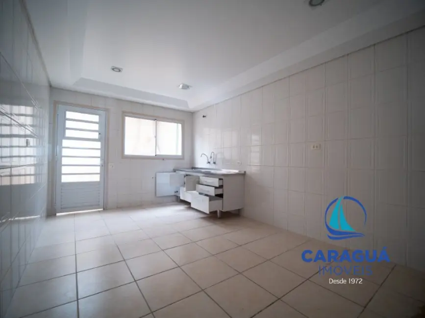 Foto 5 de Casa com 2 quartos para alugar, 150m2 em Centro, Caraguatatuba - SP