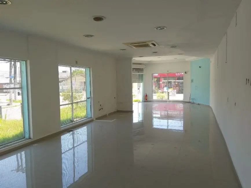 Foto 2 de Loja à venda, 113m2 em Jardim Porto Novo, Caraguatatuba - SP