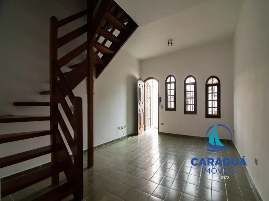 Foto 2 de Casa de Condomínio com 2 quartos à venda, 81m2 em Caraguatatuba - SP