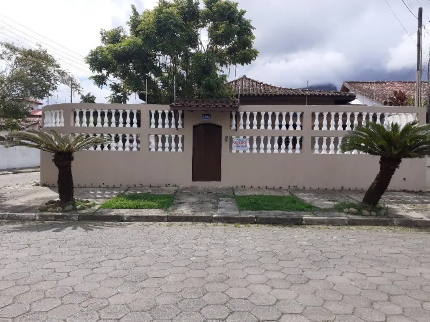 Foto 1 de Casa com 3 quartos à venda e para alugar, 229m2 em Indaiá, Caraguatatuba - SP