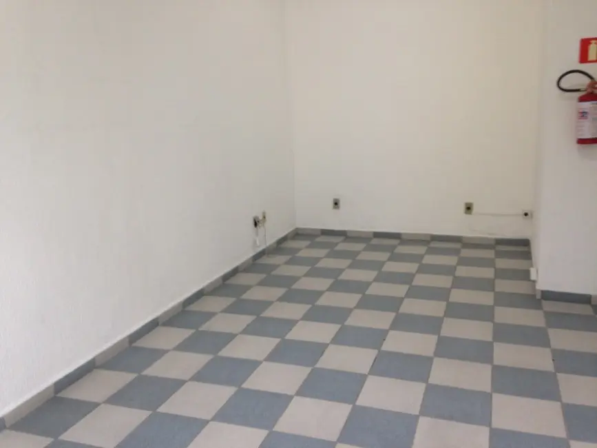 Foto 3 de Sala Comercial para alugar, 30m2 em Centro, Caraguatatuba - SP