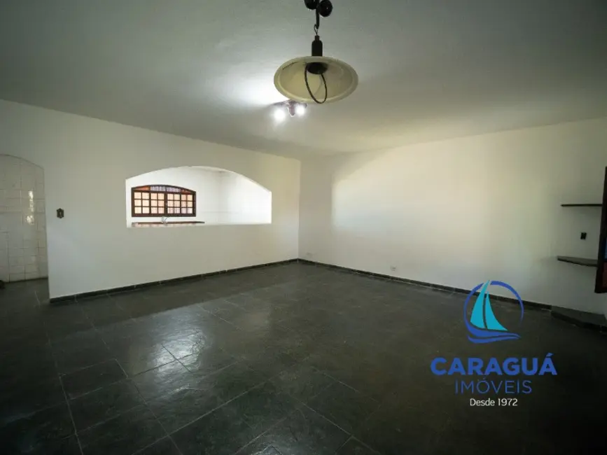 Casa com 4 quartos para alugar, 160m2 em Indaiá, Caraguatatuba - SP - imagem 4 Foto 4 de Casa com 4 quartos para alugar, 160m2 em Indaiá, Caraguatatuba - SP