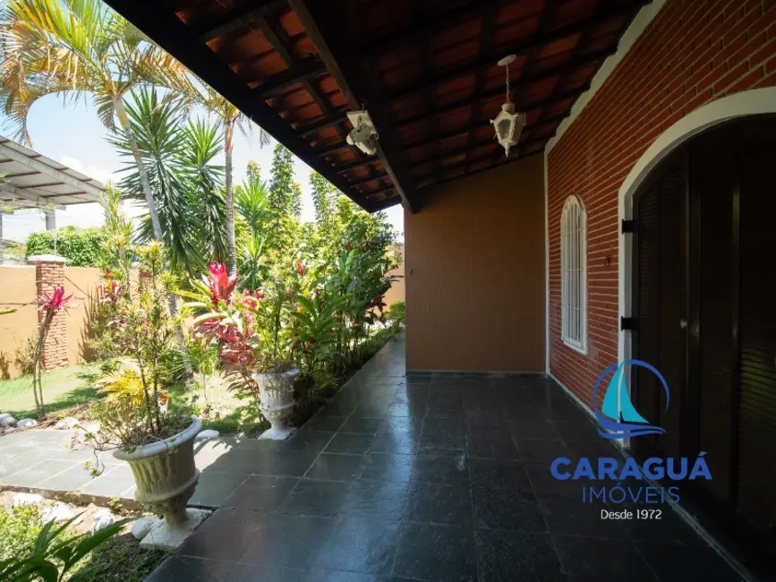 Casa com 4 quartos para alugar, 160m2 em Indaiá, Caraguatatuba - SP - imagem 3 Foto 3 de Casa com 4 quartos para alugar, 160m2 em Indaiá, Caraguatatuba - SP