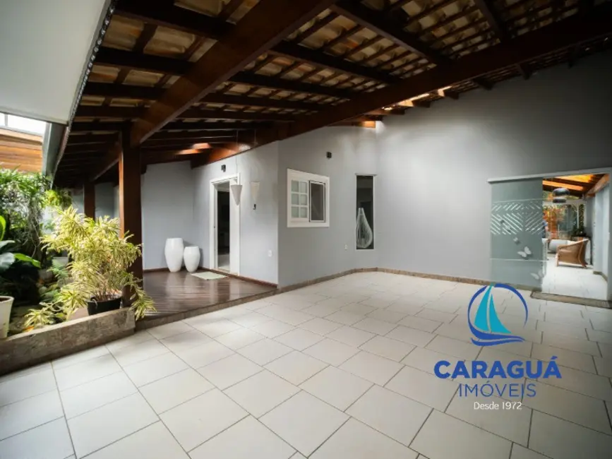 Foto 2 de Casa com 3 quartos à venda, 345m2 em Jardim Califórnia, Caraguatatuba - SP