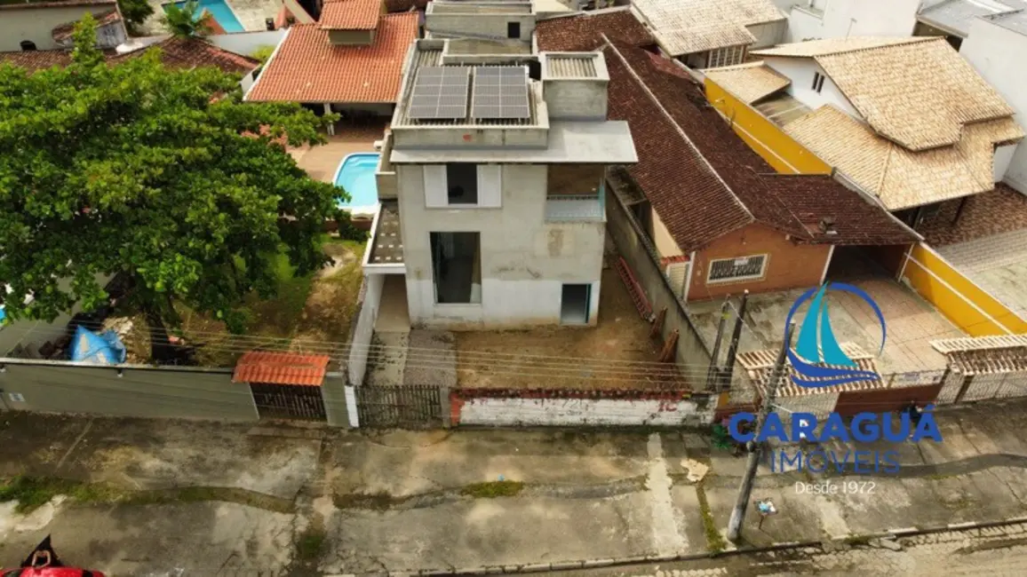 Foto 2 de Casa com 3 quartos para alugar, 306m2 em Prainha, Caraguatatuba - SP