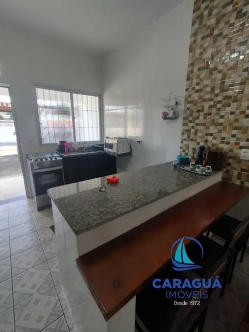 Foto 2 de Casa com 2 quartos para alugar, 125m2 em Caraguatatuba - SP