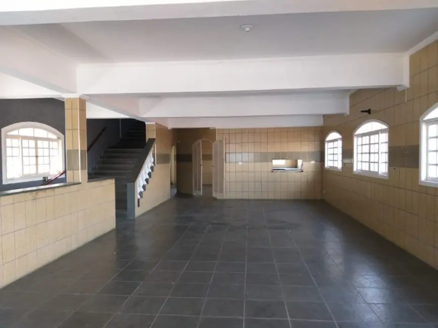 Foto 4 de Prédio Inteiro à venda, 600m2 em Balneário Forest, Caraguatatuba - SP