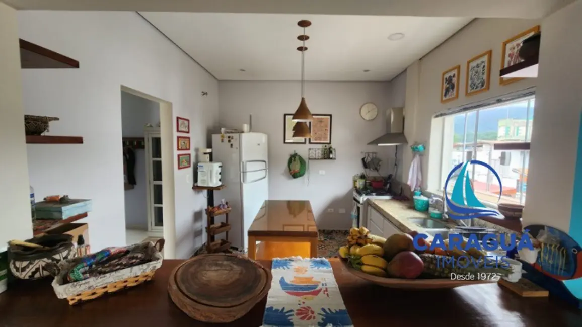 Foto 4 de Casa com 3 quartos para alugar, 308m2 em Centro, Caraguatatuba - SP