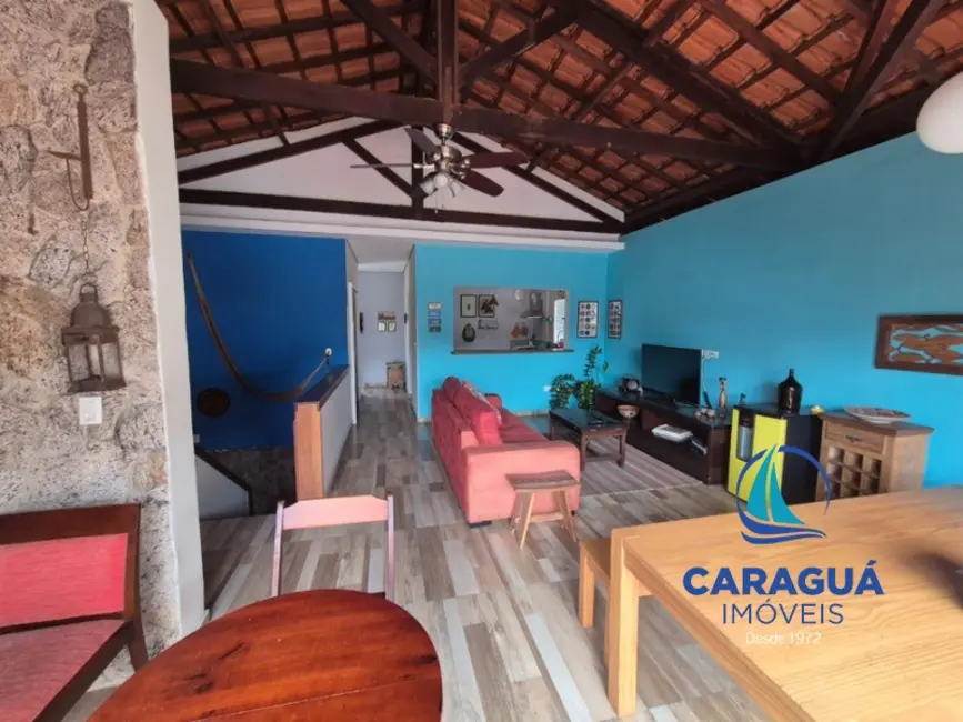 Foto 1 de Casa com 3 quartos para alugar, 308m2 em Centro, Caraguatatuba - SP
