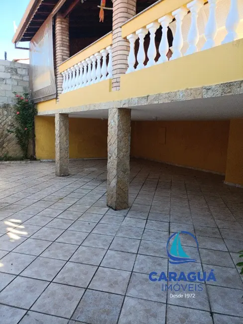 Foto 3 de Casa com 3 quartos à venda, 231m2 em Centro, Caraguatatuba - SP