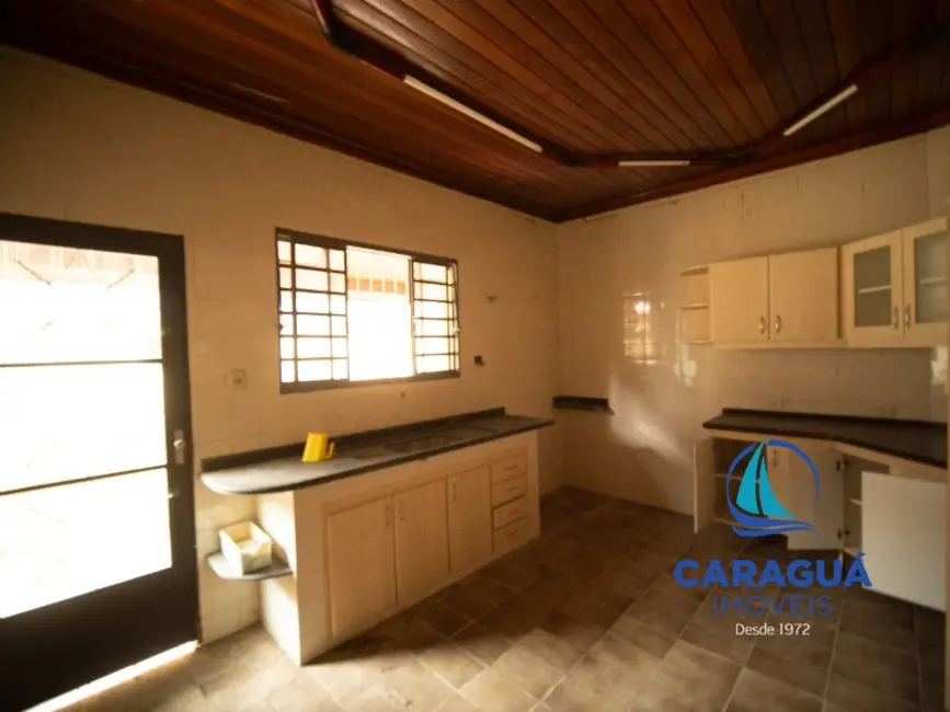 Foto 7 de Loja com 2 quartos para alugar, 350m2 em Centro, Caraguatatuba - SP