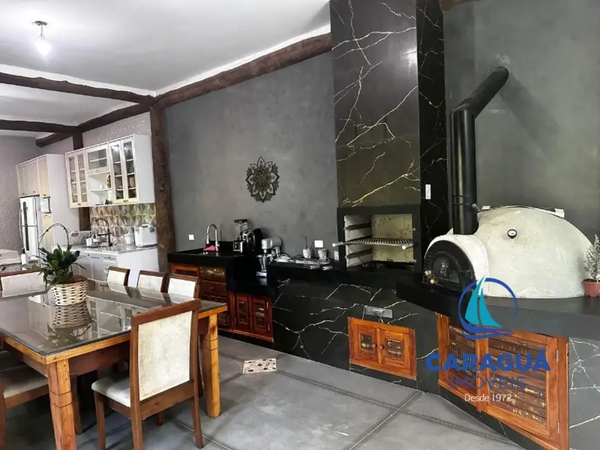 Foto 2 de Chácara com 4 quartos para alugar, 350m2 em Cantagalo, Caraguatatuba - SP