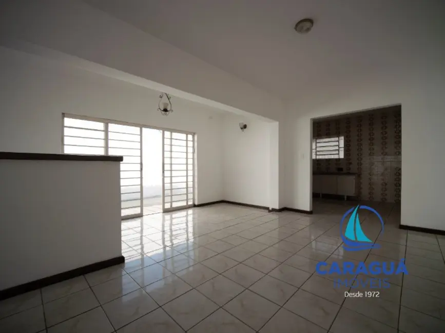 Foto 2 de Casa com 3 quartos para alugar, 60m2 em Caraguatatuba - SP