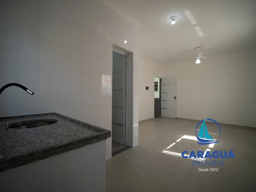 Foto 8 de Kitnet para alugar, 200m2 em Centro, Caraguatatuba - SP