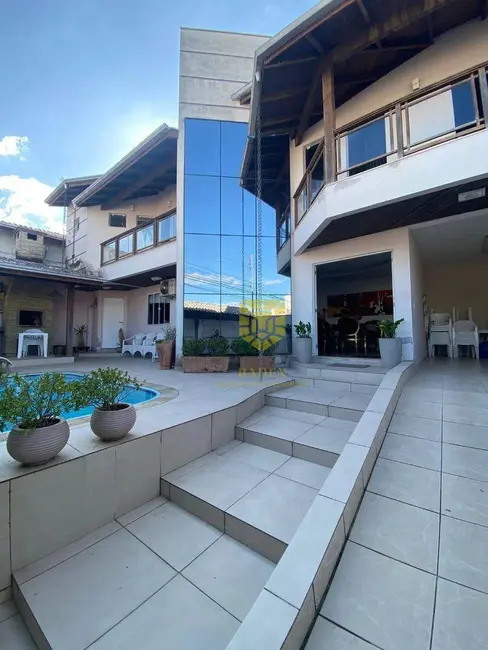 Foto 1 de Casa de Condomínio com 5 quartos à venda, 270m2 em Nações, Balneario Camboriu - SC
