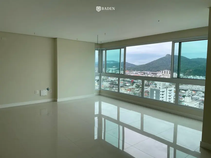 Foto 1 de Apartamento com 4 quartos à venda, 148m2 em Centro, Balneario Camboriu - SC