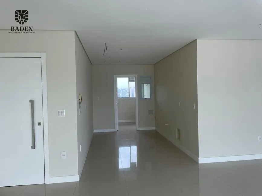 Apartamento com 4 quartos à venda, 148m2 em Centro, Balneario Camboriu - SC - imagem 8 Foto 8 de Apartamento com 4 quartos à venda, 148m2 em Centro, Balneario Camboriu - SC