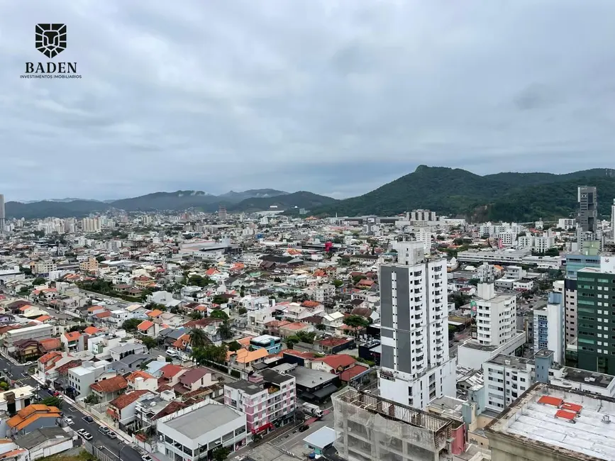 Apartamento com 4 quartos à venda, 148m2 em Centro, Balneario Camboriu - SC - imagem 3 Foto 3 de Apartamento com 4 quartos à venda, 148m2 em Centro, Balneario Camboriu - SC