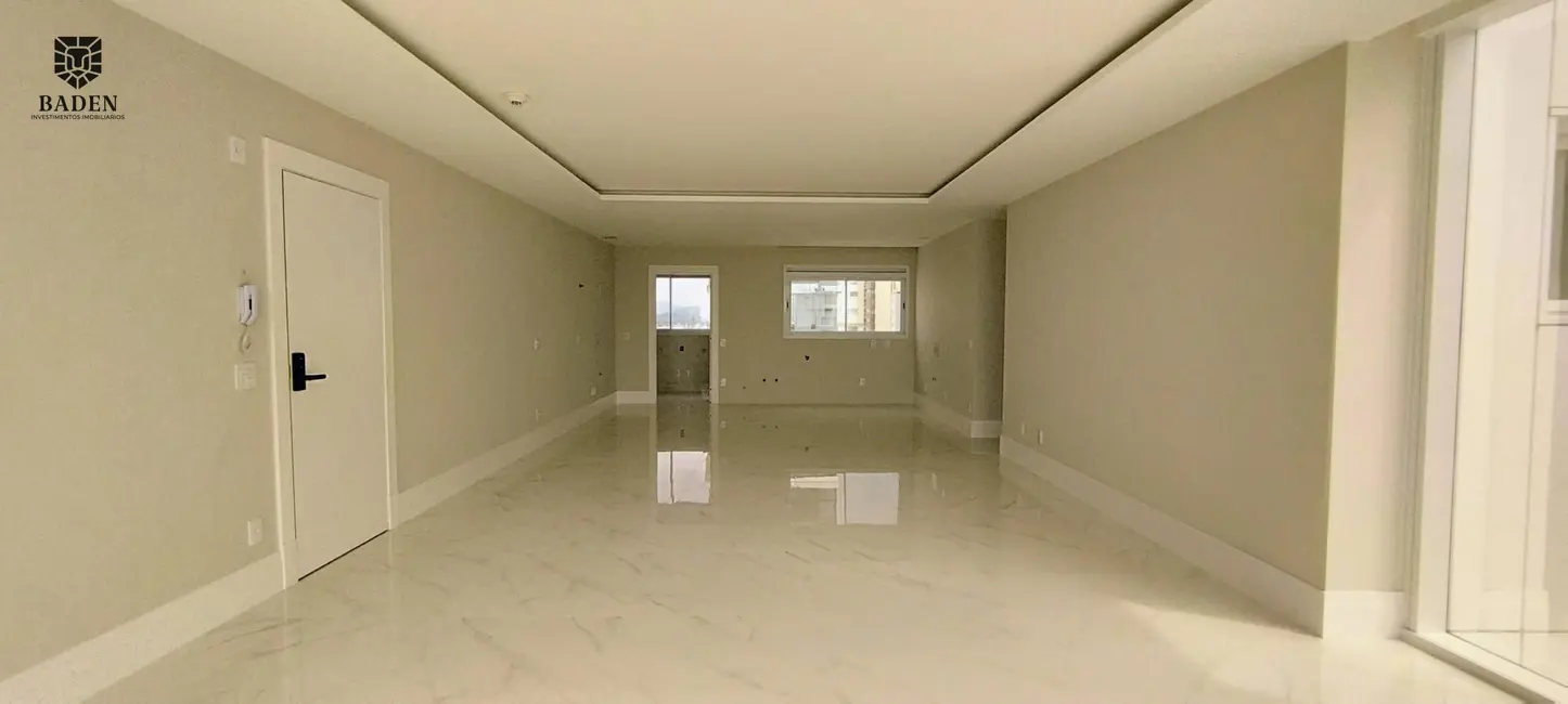 Foto 3 de Apartamento com 4 quartos à venda, 170m2 em Centro, Balneario Camboriu - SC