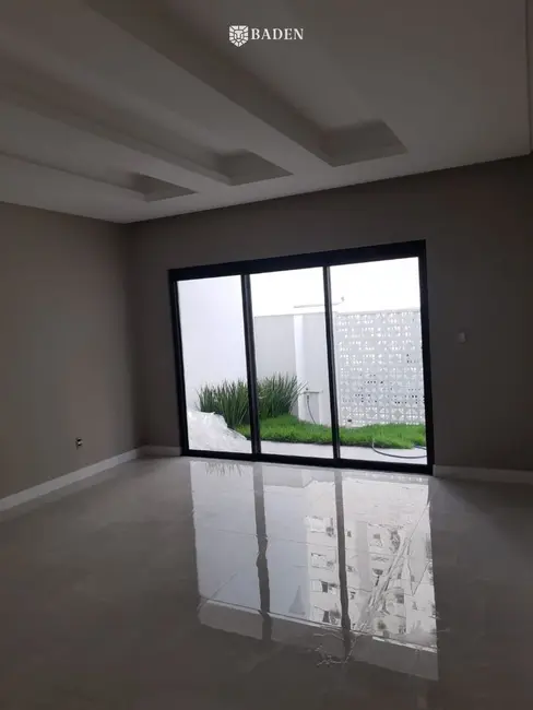 Foto 3 de Sobrado com 3 quartos à venda, 220m2 em Balneario Camboriu - SC