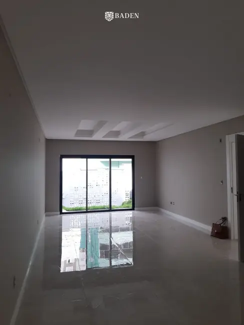 Foto 2 de Sobrado com 3 quartos à venda, 220m2 em Balneario Camboriu - SC