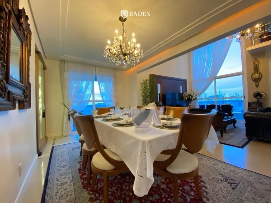 Foto 3 de Apartamento com 3 quartos à venda, 252m2 em Centro, Balneario Camboriu - SC
