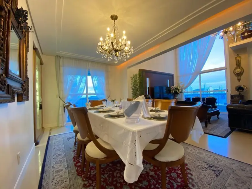 Foto 3 de Apartamento com 3 quartos à venda, 252m2 em Centro, Balneario Camboriu - SC