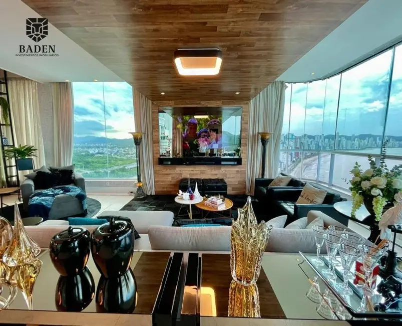 Cobertura com 7 quartos à venda, 600m2 em Balneario Camboriu - SC - imagem 5 Foto 5 de Cobertura com 7 quartos à venda, 600m2 em Balneario Camboriu - SC