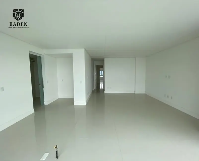 Cobertura com 7 quartos à venda, 410m2 em Balneario Camboriu - SC - imagem 5 Foto 5 de Cobertura com 7 quartos à venda, 410m2 em Balneario Camboriu - SC