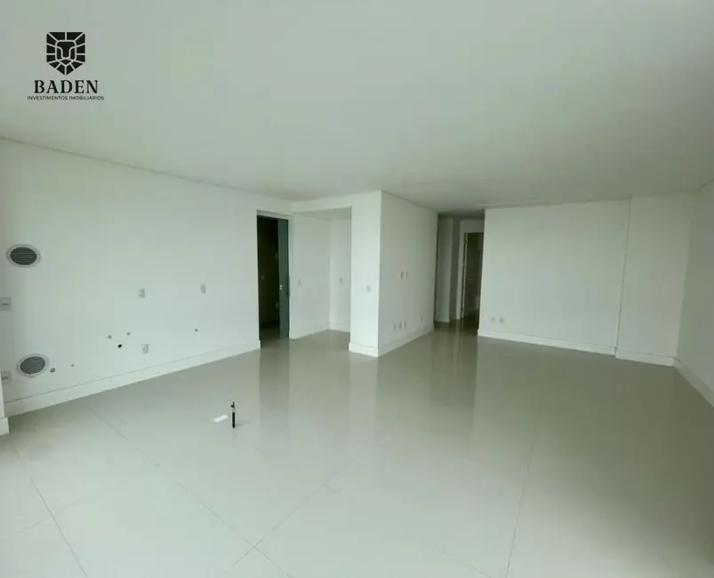 Cobertura com 7 quartos à venda, 410m2 em Balneario Camboriu - SC - imagem 6 Foto 6 de Cobertura com 7 quartos à venda, 410m2 em Balneario Camboriu - SC