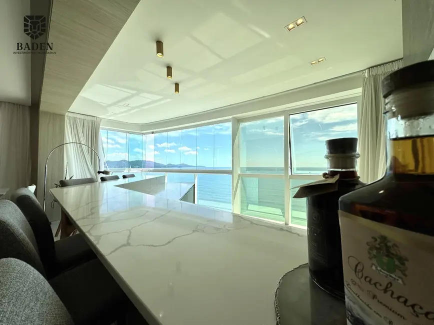 Foto 6 de Apartamento com 4 quartos à venda, 197m2 em Meia Praia, Itapema - SC