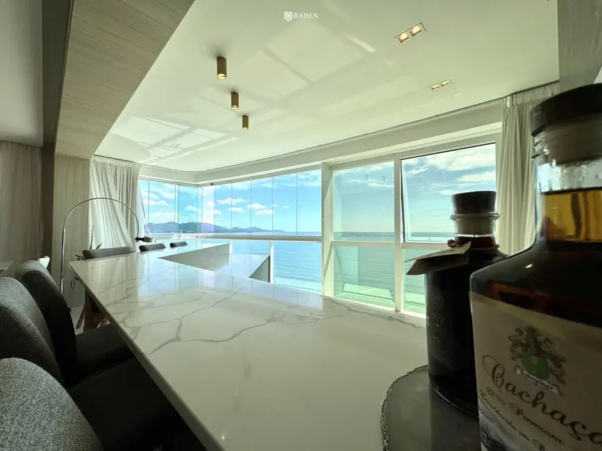 Foto 6 de Apartamento com 4 quartos à venda, 197m2 em Meia Praia, Itapema - SC