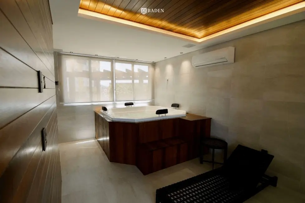 Apartamento com 3 quartos à venda, 153m2 em Balneario Camboriu - SC - imagem 6 Foto 6 de Apartamento com 3 quartos à venda, 153m2 em Balneario Camboriu - SC