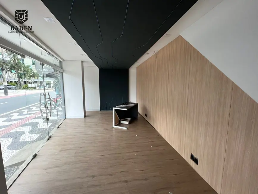 Sala Comercial para alugar, 72m2 em Centro, Balneario Camboriu - SC - imagem 5 Foto 5 de Sala Comercial para alugar, 72m2 em Centro, Balneario Camboriu - SC