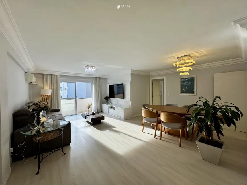 Foto 1 de Apartamento com 3 quartos à venda, 135m2 em Centro, Balneario Camboriu - SC