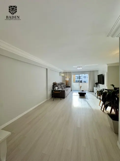 Foto 3 de Apartamento com 3 quartos à venda, 135m2 em Centro, Balneario Camboriu - SC