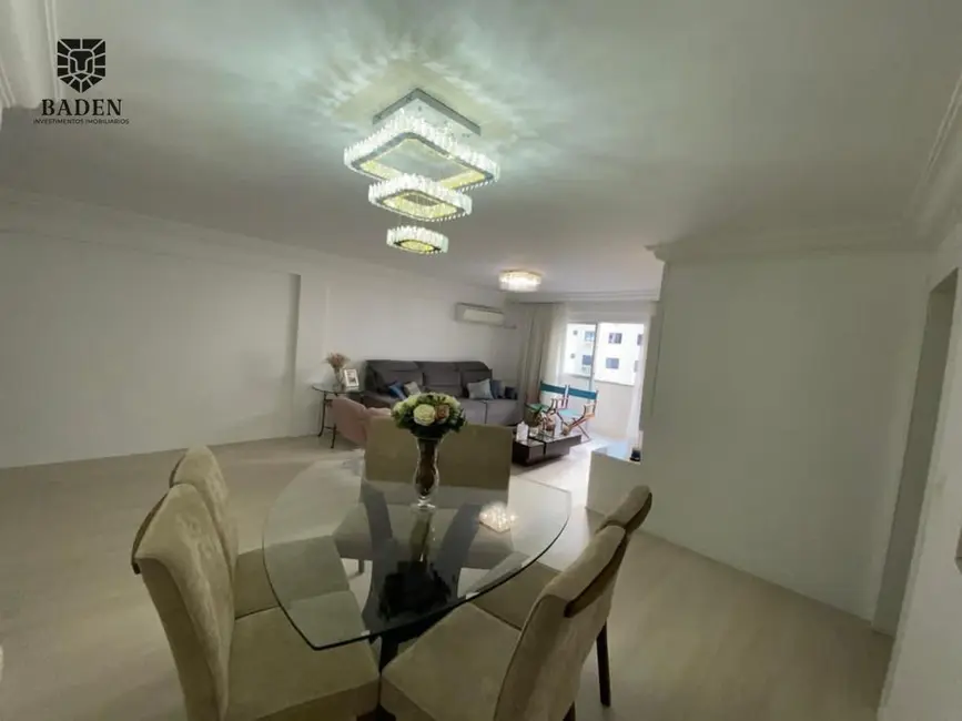 Apartamento com 3 quartos à venda, 135m2 em Centro, Balneario Camboriu - SC - imagem 3 Foto 3 de Apartamento com 3 quartos à venda, 135m2 em Centro, Balneario Camboriu - SC