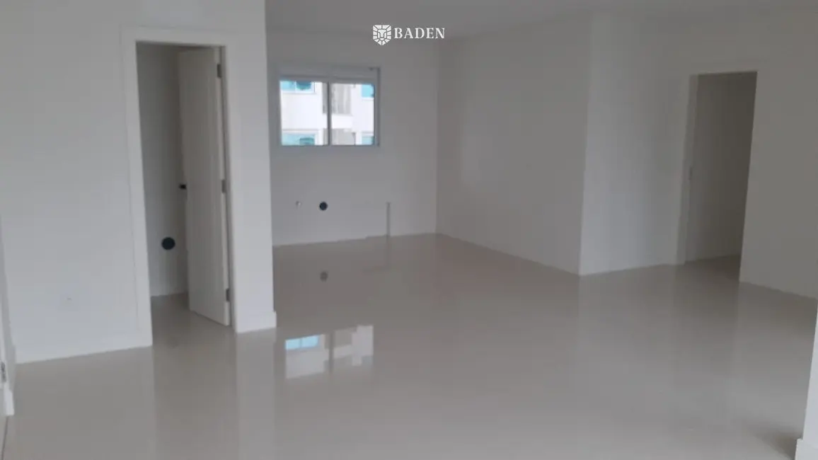Foto 5 de Apartamento com 3 quartos à venda, 120m2 em Centro, Balneario Camboriu - SC