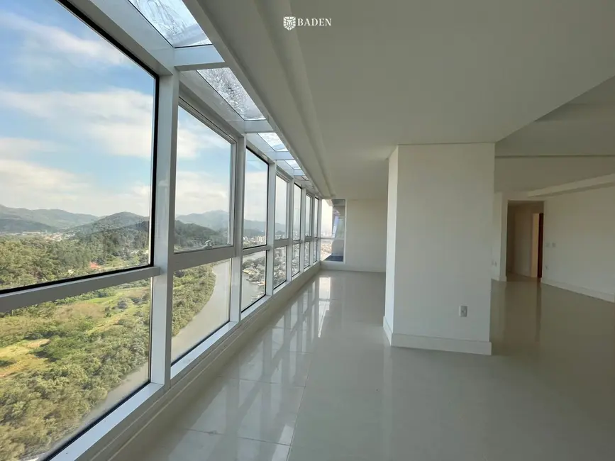 Foto 2 de Apartamento com 3 quartos à venda, 183m2 em Centro, Balneario Camboriu - SC