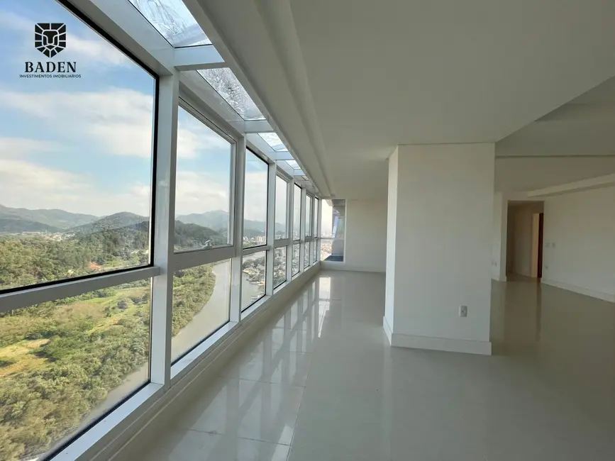 Foto 2 de Apartamento com 3 quartos à venda, 183m2 em Centro, Balneario Camboriu - SC