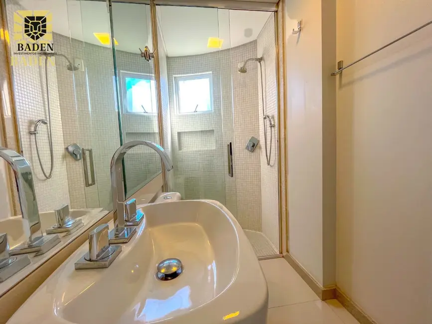 Foto 4 de Apartamento com 3 quartos à venda, 136m2 em Centro, Balneario Camboriu - SC