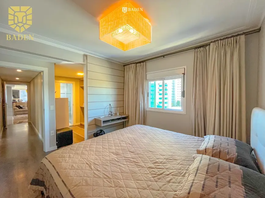 Foto 3 de Apartamento com 3 quartos à venda, 136m2 em Centro, Balneario Camboriu - SC