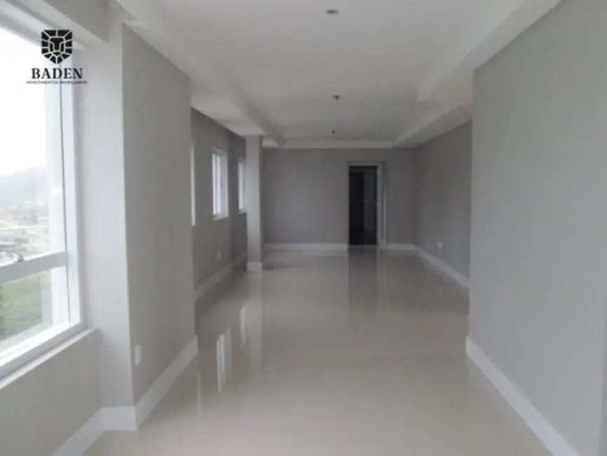 Foto 5 de Apartamento com 3 quartos à venda, 136m2 em Centro, Balneario Camboriu - SC