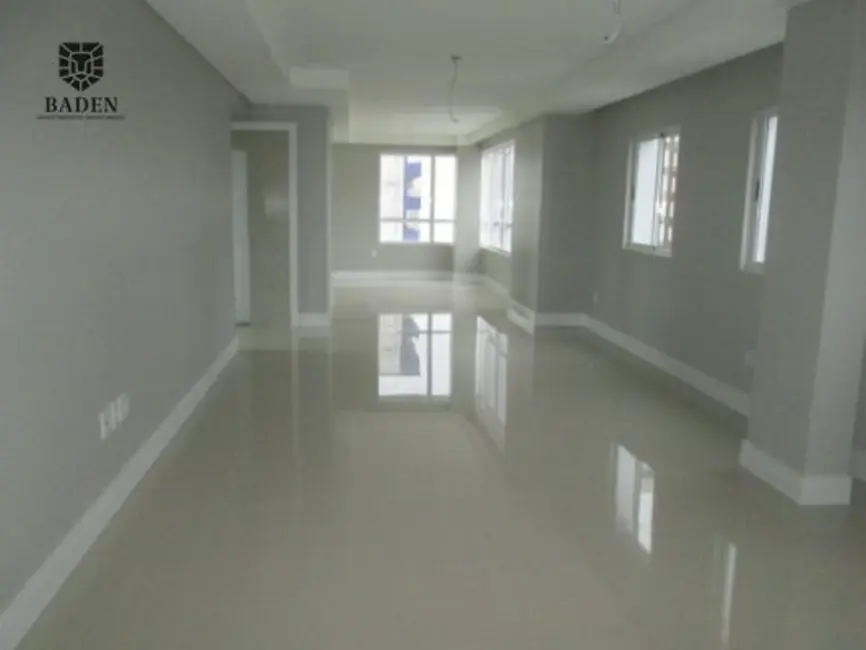 Foto 4 de Apartamento com 3 quartos à venda, 136m2 em Centro, Balneario Camboriu - SC