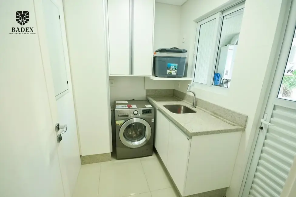 Apartamento com 4 quartos à venda, 144m2 em Centro, Balneario Camboriu - SC - imagem 6 Foto 6 de Apartamento com 4 quartos à venda, 144m2 em Centro, Balneario Camboriu - SC