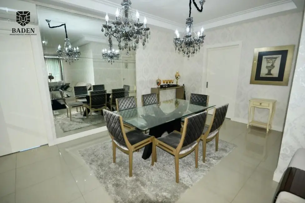 Apartamento com 4 quartos à venda, 144m2 em Centro, Balneario Camboriu - SC - imagem 3 Foto 3 de Apartamento com 4 quartos à venda, 144m2 em Centro, Balneario Camboriu - SC