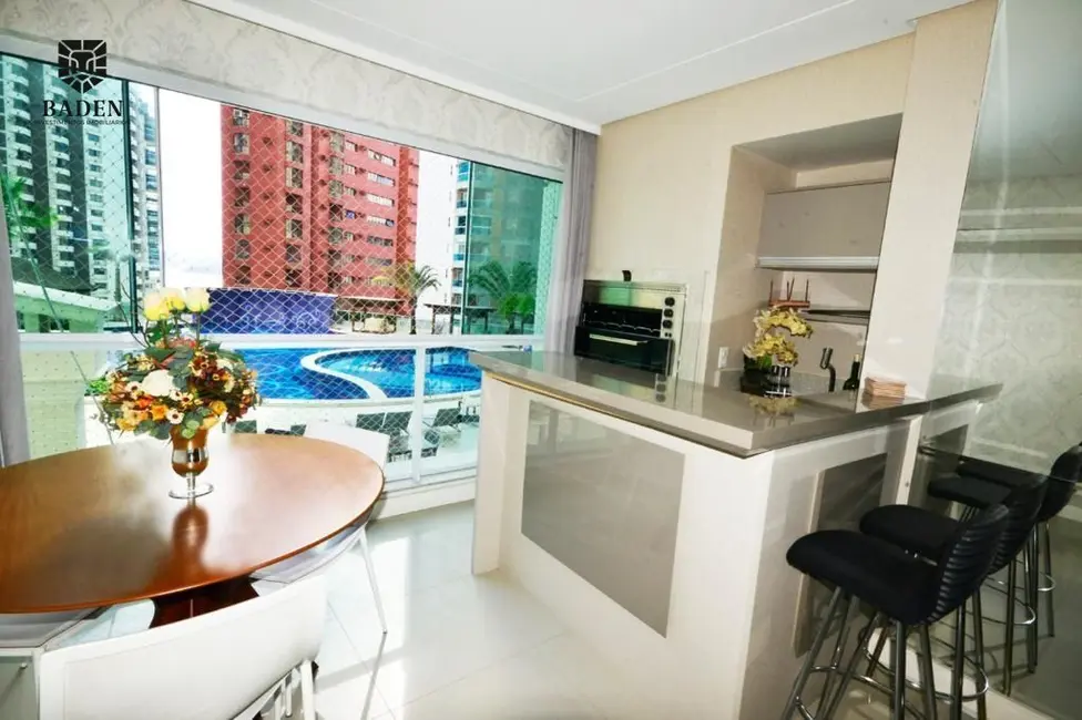 Apartamento com 4 quartos à venda, 144m2 em Centro, Balneario Camboriu - SC - imagem 4 Foto 4 de Apartamento com 4 quartos à venda, 144m2 em Centro, Balneario Camboriu - SC